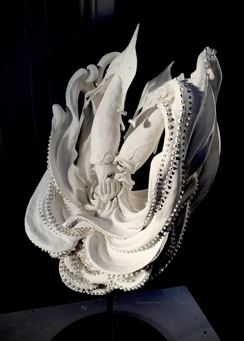 #PortfolioDayHi, I'm a sculptor in various contexts with my physical modeling. Japanese mythology, abstract animals, creature sculptures, etc. 