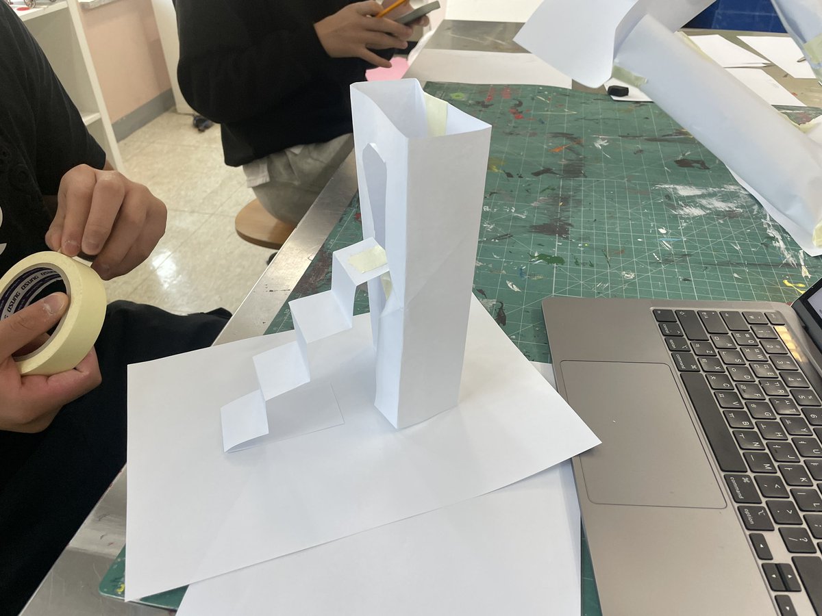 mabycraft's tweet photo. Some of the initial prototypes of student created cat towers are looking fun.
Obviously a ways to go, but it was fun to watch what they built with just paper and tape. #makerspace #dedignthinking #kispride https://t.co/f9vJl4Gczr