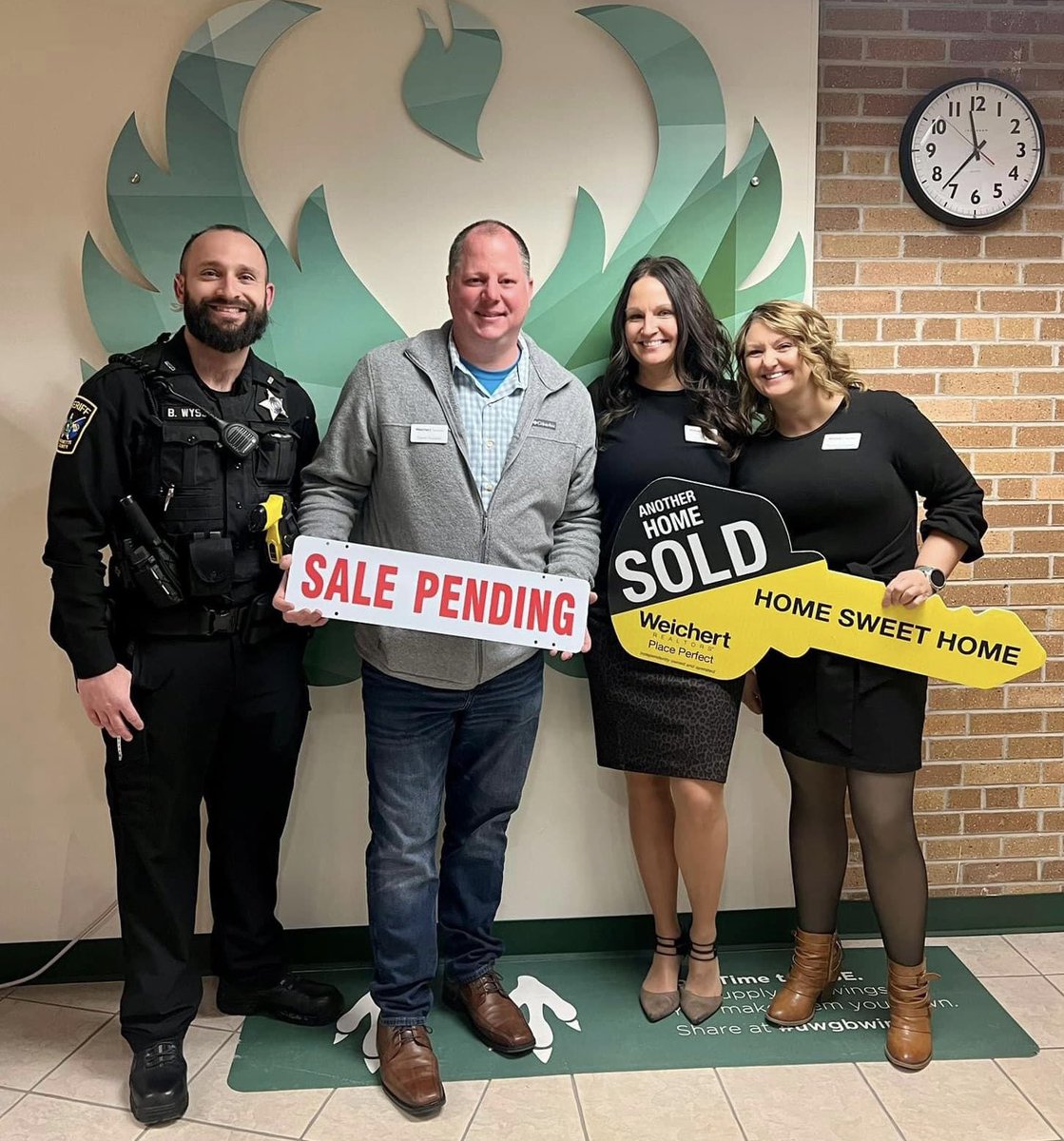 PlacePerfect's tweet photo. We enjoyed mentoring at the @mandmchamber Career Expo. Held on the @uwgbmarinette campus this event reaches high school students throughout Marinette, WI &amp; Menominee, MI Counties providing valuable insight into career choices in a changing world. https://t.co/G9MpA1rjzg