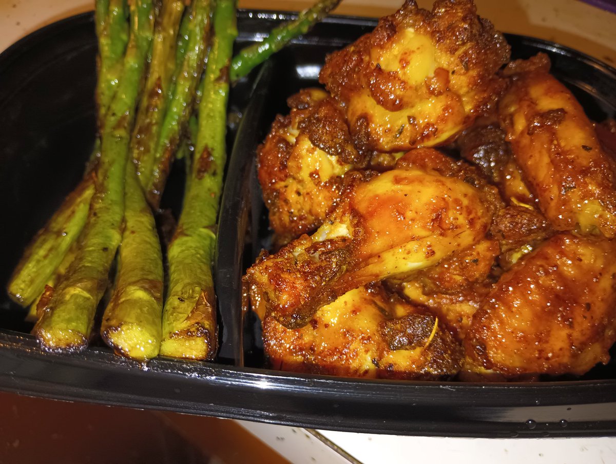 VeeLaw1's tweet image. Wings &amp;amp; Asparagus
#wings #veescateringllc #wangs #thankGodforchicken #veelaw