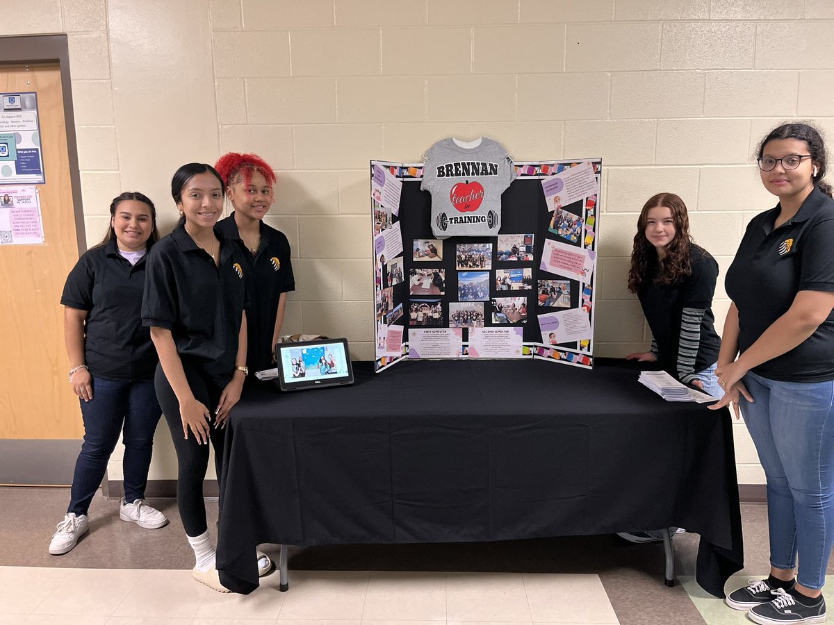MrsFlores_BHS's tweet photo. We enjoyed talking with our future bears today! @NISDBrennan #teachingtraining #childdevelopment https://t.co/SuWHowTBYr