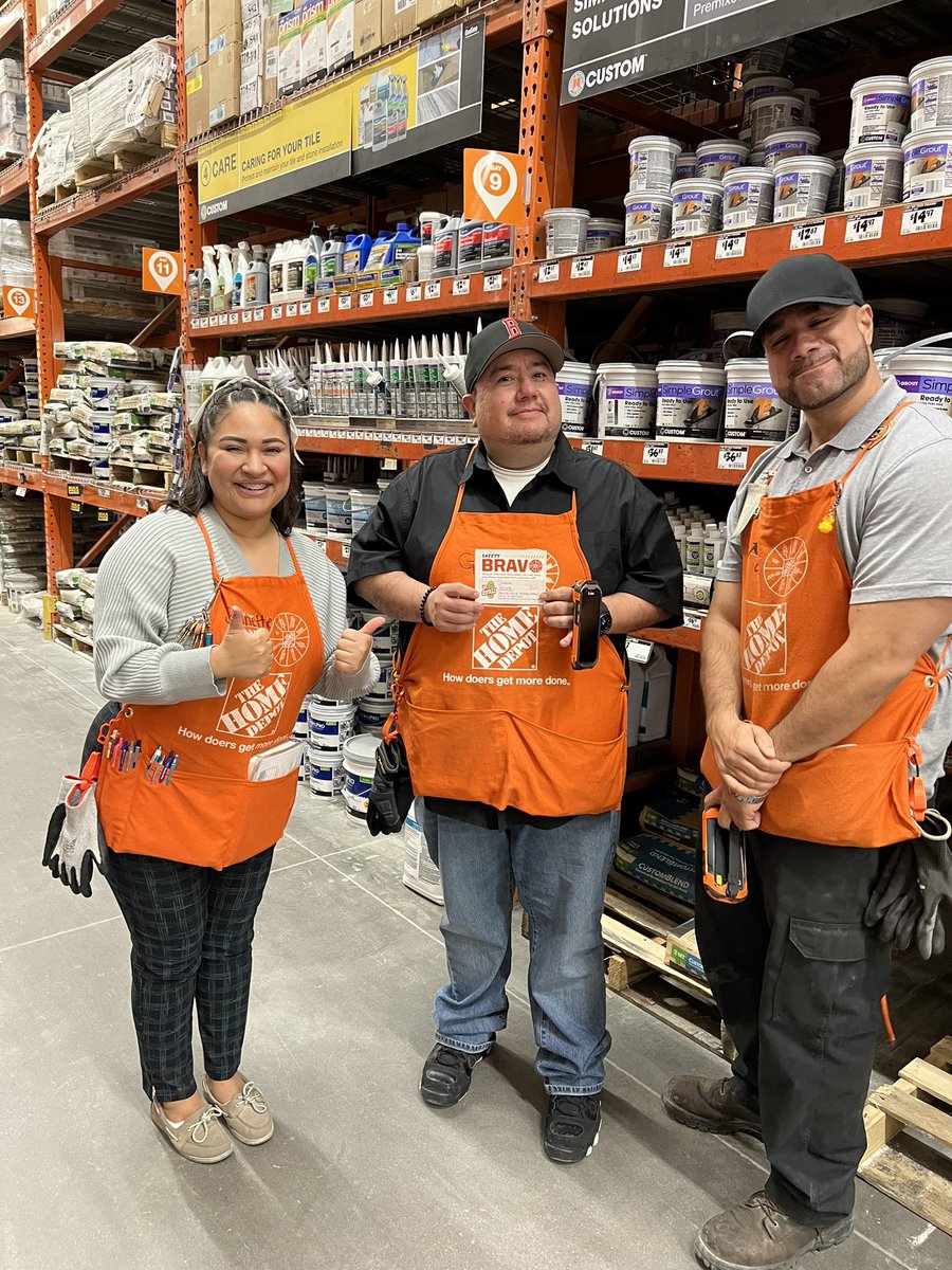JeanCXM_0523's tweet photo. 🛑 ✋🏽 stop right there!!! Nothing gets past this guy!! Gabriel spotted a pallet that he knew wasn’t safe and corrected it on the spot! Thank you for putting safety first!

@IsaacG_Garcia @_Nanaa21 @alejam2409 @JeanCXM_0523 @Fuerstenberg15 @HD_vmarie @mirandaonofrey1 https://t.co/5lo20Fsu26