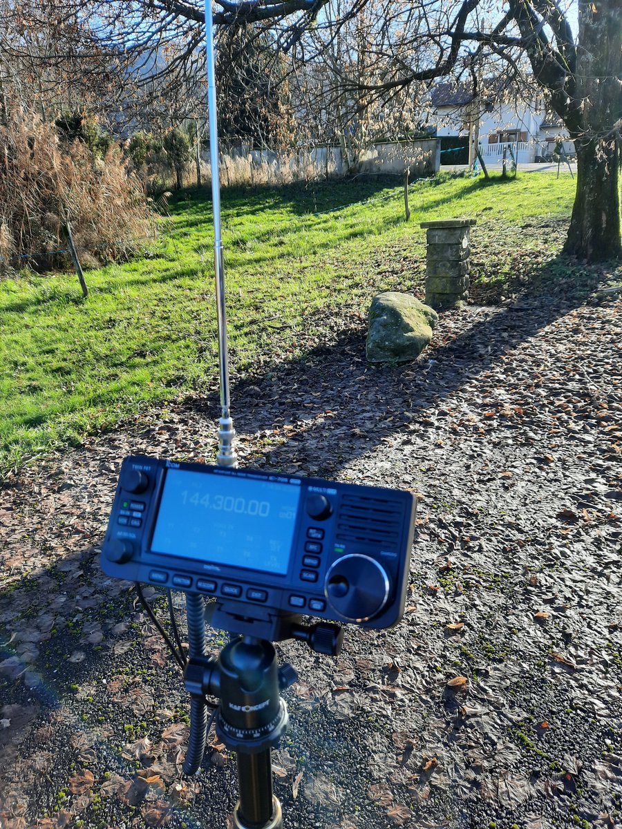 f6fwm's tweet photo. IC705 en SSB portable. https://t.co/iLxGu7MMLq