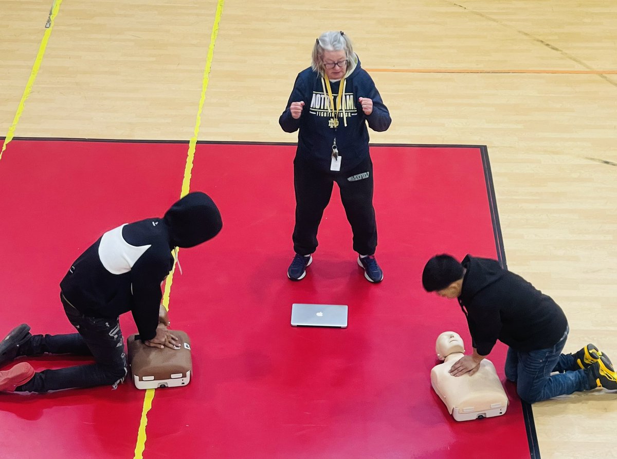 kimjadavis's tweet photo. Who needs CPR to graduate?! Thanks @holl_nan for making sure @LangstonHS_APS students are good to go! #fallgraduates #seniorsrock https://t.co/O5W0e6YqaW