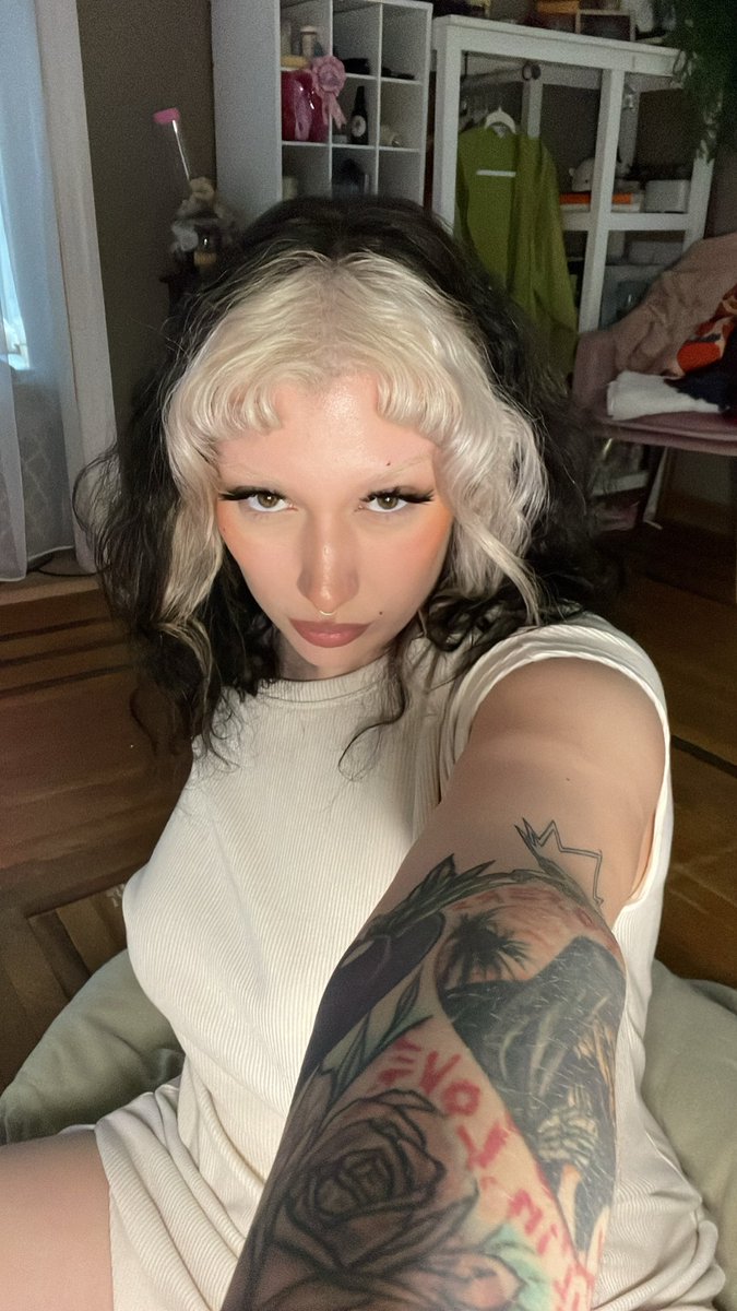 miss piggy on Twitter: "awwww pre + now https://twitter.com/thegothbaby/status/1612922529215283200…"