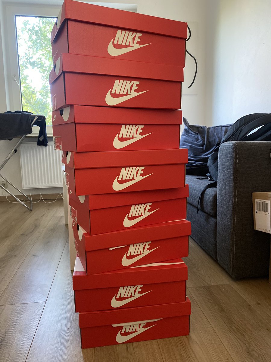 StockScars's tweet photo. Secured some dunks🚀 thanks to @RaffleSyndicate and JD employee https://t.co/WXpSta3rQN