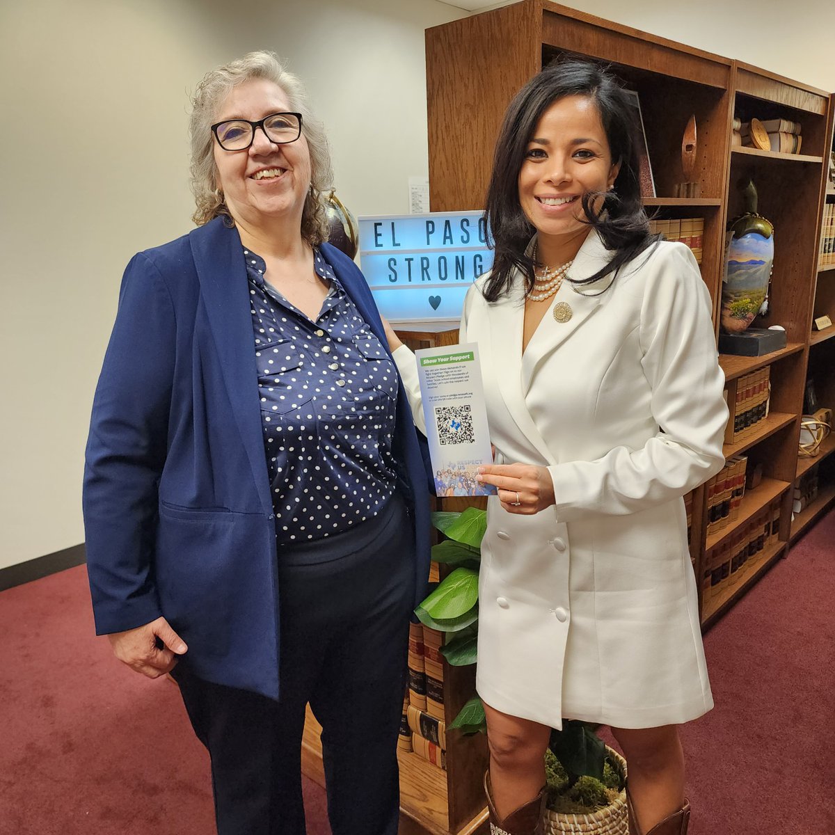 SOCORROAFT's tweet photo. Today @SOCORROAFT President @VeronicaSocoAFT met with members of the El Paso Delegation.

Texas AFT Legislative Agenda: 

Respect in our paychecks. A statewide $10,000 raise for teachers and a 15% raise for support staff 

Respect for our classrooms. Stop the class size loopholes https://t.co/Mm8qfKDgE9