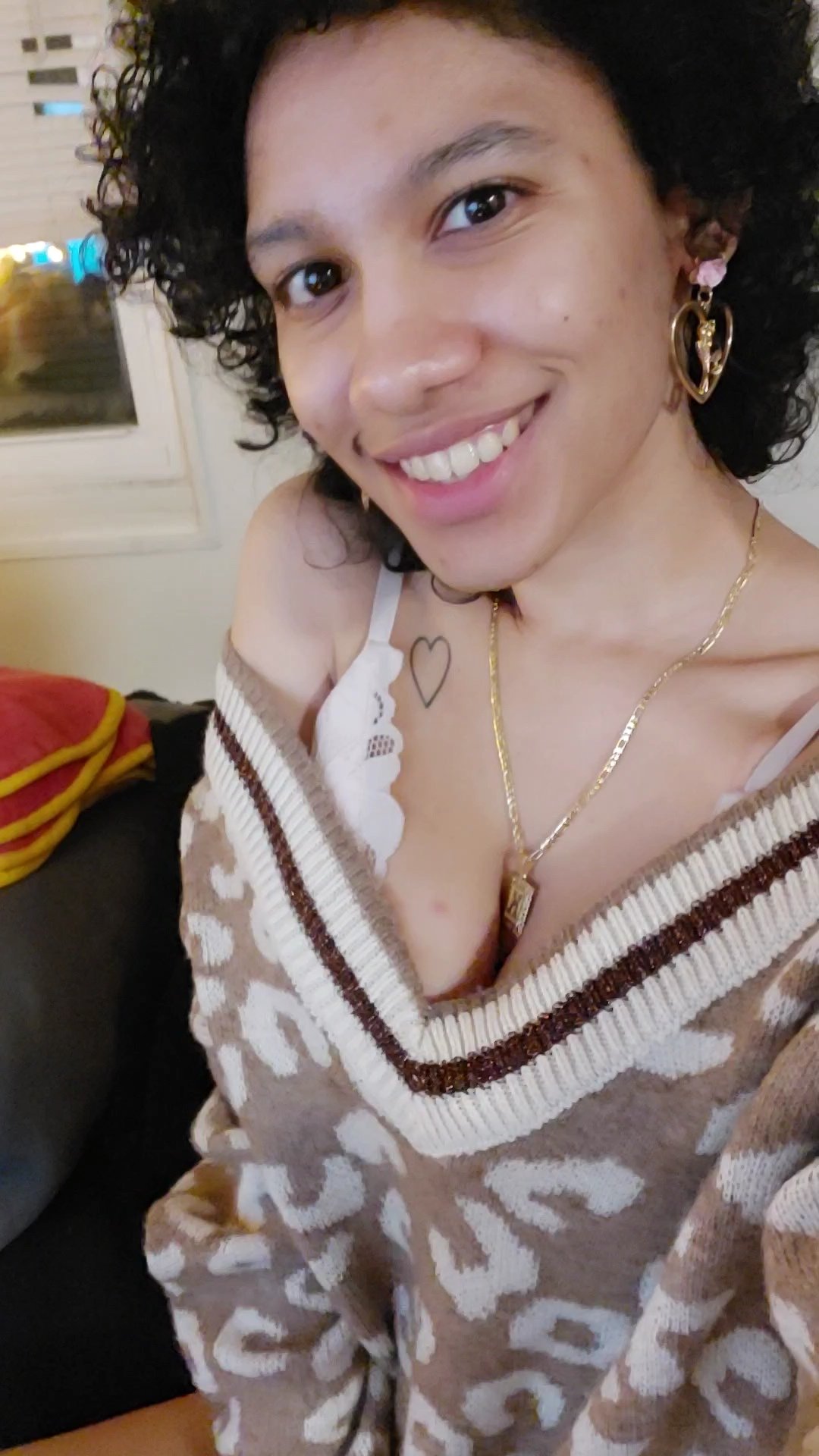 1 pic. 21 yrs vs 17 yrs Lol, the changes are insane (in my opinion) https://t.co/ZfckIxYVck