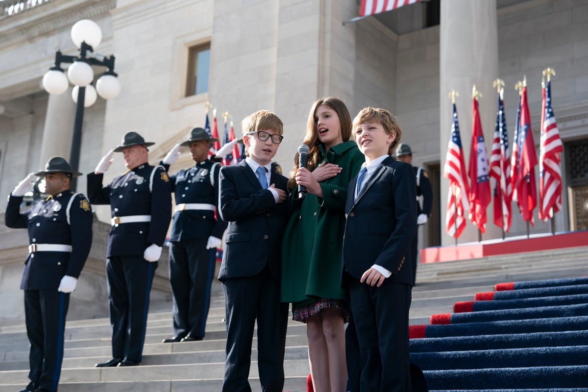 Sarah Huckabee Sanders tweet media