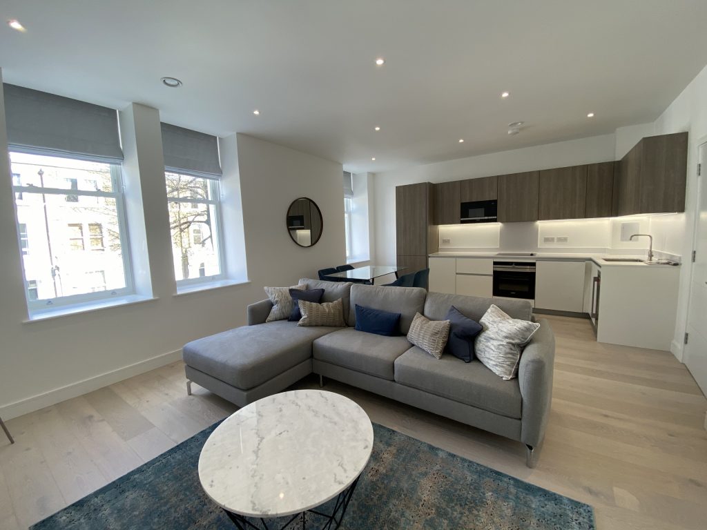 Just_Us_Global's tweet photo. A brand new off plan resale of a spacious 2 double bedroom apartment with an exceptional high ceiling in Regal Homes. 

Price : £ 1,395,300

For More Information : 
https://t.co/OUfs02OznZ

#londonrealestate #londonflat #londonluxuryapartment #londonproperty #londonapartment https://t.co/Tb0NWGkOgY