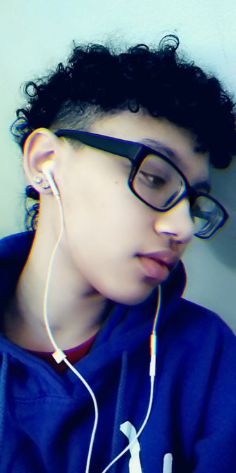 21 yrs vs 17 yrs  Lol, the changes are insane (in my opinion) https://t.co/ZfckIxYVck<a href="/tag/live"class="tags"><span>#live</span></a><a href="/tag/chill"class="tags"><span>#chill</span></a><a href="/tag/chat"class="tags"><span>#chat</span></a><a href="/tag/naughty"class="tags"><span>#naughty</span></a><a href="/tag/prettywoman"class="tags"><span>#prettywoman</span></a><a href="/tag/chattimenow"class="tags"><span>#chattimenow</span></a>