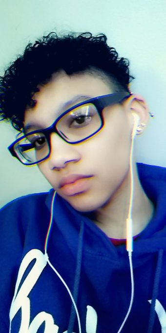 21 yrs vs 17 yrs  Lol, the changes are insane (in my opinion) https://t.co/ZfckIxYVck<a href="/tag/live"class="tags"><span>#live</span></a><a href="/tag/chill"class="tags"><span>#chill</span></a><a href="/tag/chat"class="tags"><span>#chat</span></a><a href="/tag/naughty"class="tags"><span>#naughty</span></a><a href="/tag/prettywoman"class="tags"><span>#prettywoman</span></a><a href="/tag/chattimenow"class="tags"><span>#chattimenow</span></a>