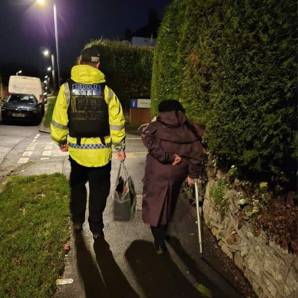 UK Cop Humour tweet media