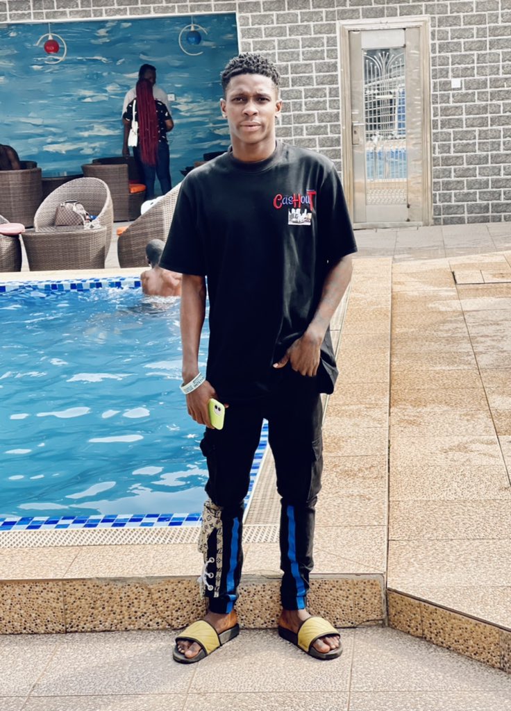 smartmoni319's tweet photo. I keep living as much as I can. 
  But I live the rest for God ❤️💯🙏 https://t.co/y3X6fntgbp