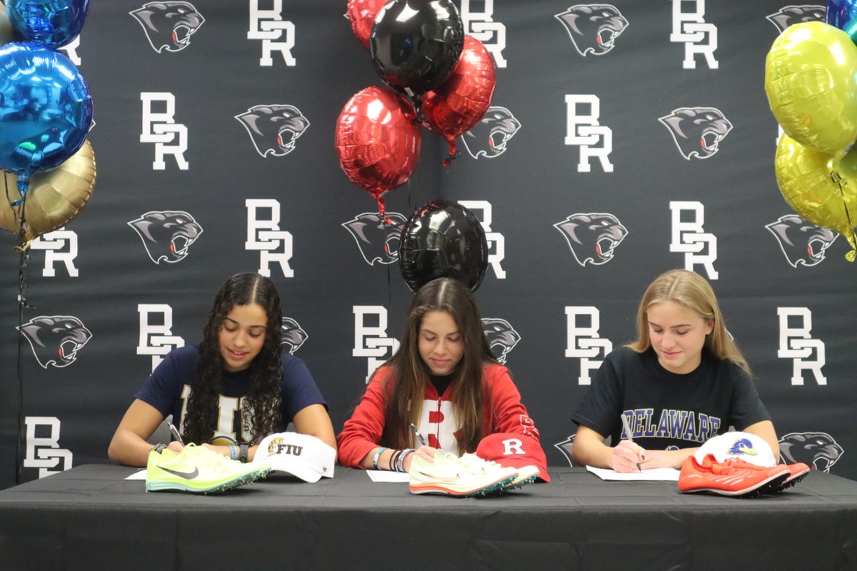 BRRSDComm's tweet photo. Three standout girl runners at Bridgewater-Raritan High School sign college letters of intent.
https://t.co/XkK8lkL4hx https://t.co/WmcXV6ytiX