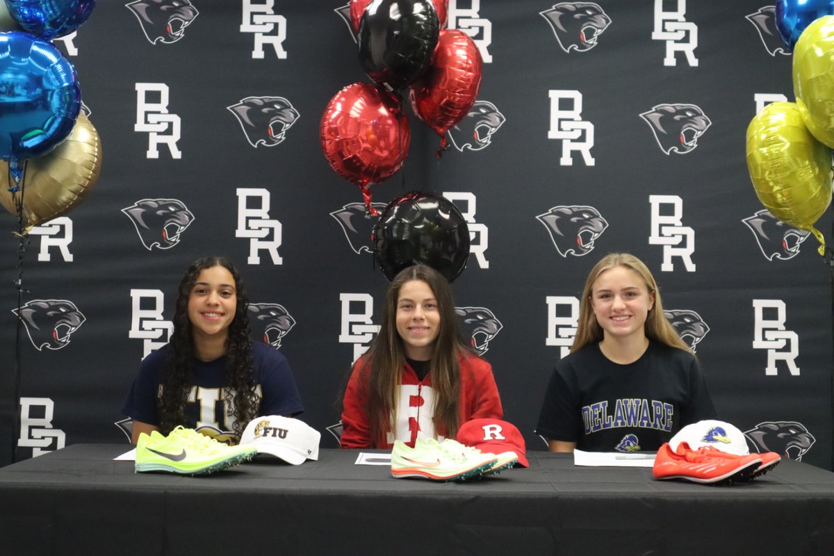 BRRSDComm's tweet photo. Three standout girl runners at Bridgewater-Raritan High School sign college letters of intent.
https://t.co/XkK8lkL4hx https://t.co/WmcXV6ytiX