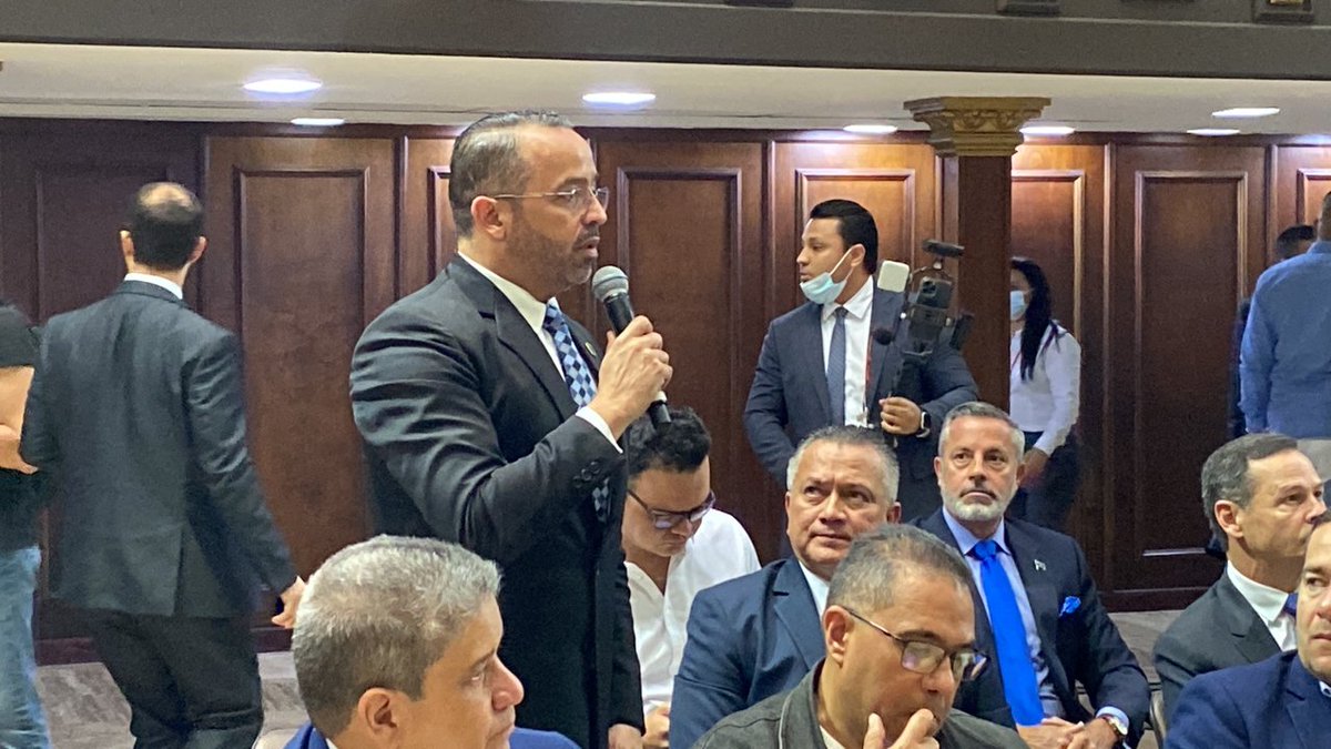 AlfonsoCamposJ's tweet photo. #10Ene | El día de hoy fui ratificado como 2do Vicepresidente de la Comisión Permanente de las Familias, libertad de Religión y Cultos de la Asamblea Nacional. Doy gracias a Dios y mi compromiso es provida y profamilia en la defensa de los principios y los valores. @ElCambioVE https://t.co/QHyBsEG0i7