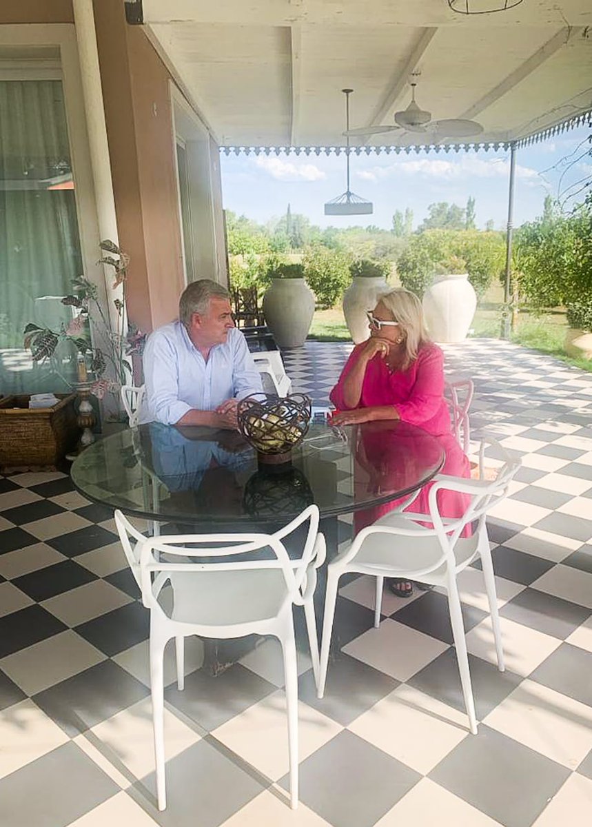 Con <a href="/GerardoMorales/">Gerardo Morales</a>, acordamos trabajar en conjunto en un proyecto de Nacion con un nuevo paradigma de crecimiento

No se trata de un nuevo Gobierno sino de un proyecto de Nacion que sea transformador y cambie los paradigmas de los modelos que nos llevaron a la ruina.🧵