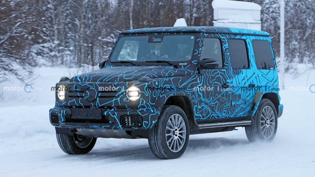 cole_marzen's tweet photo. The 2024 Mercedes-Benz EQG has been spied testing for the very first time with a very familiar design. In addition, the SUV will reportedly be powered by a quad-motor electric drivetrain and it could weigh in around 6,600 lbs. #MercededBenz #MercedesEQ #EQG #GClass #BEVs #EVs https://t.co/piyQ9PQx8M
