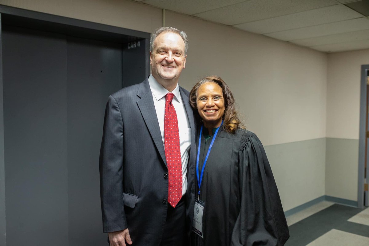 DrSamPage's tweet photo. It was a great honor to be sworn in this morning as @STLCounty Executive. I look forward to building upon the successes of my administration over the next four years. https://t.co/NWdHnxgFsj