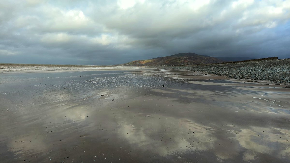 In Meirionnydd we have mountains and rivers, and we have big coasts and estuaries. The motto for Meirionnydd is "Tra môr, tra Meirion" - While the sea lasts, so shall Meirionnydd

Did you read the blog about Meirionnydd as a destination for adventure?

no-mad.org/post/meirionny…