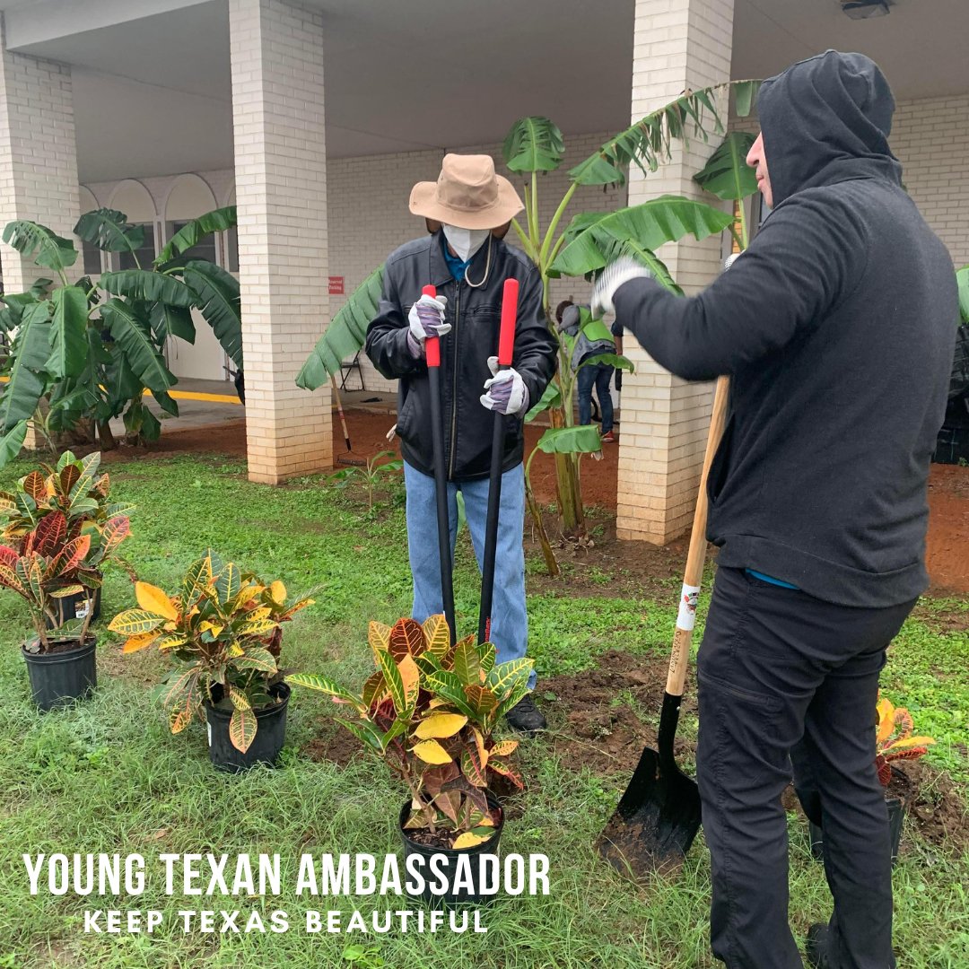KeepTxBeautiful's tweet photo. 🗣️ Check out our Young Texan Ambassador, Priscilla Villarreal's blog post explaining and detailing the steps she took to organize her community cleanup volunteer event with @BeautifulLaredo  🌵. To access the blog post click the link in our bio! https://t.co/KhLbyYYvMl