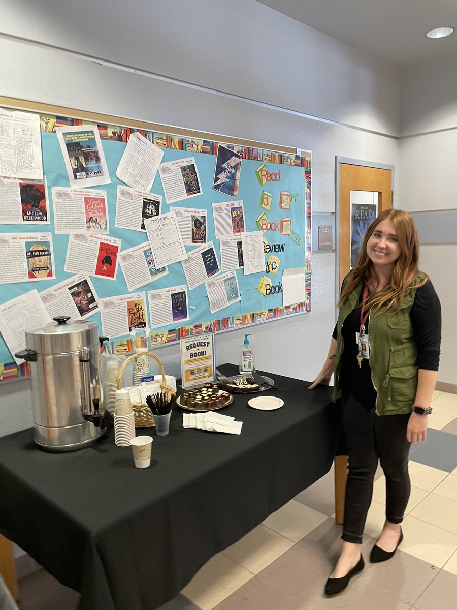 learnwithlil's tweet photo. So nice seeing introducing myself as the Media Specialist at WHS! Seeing old friends and meeting new teachers to share some hot chocolate during this cold week was just what we needed to spread some cheer 🤩 #OCPSreads https://t.co/QySrieFejZ