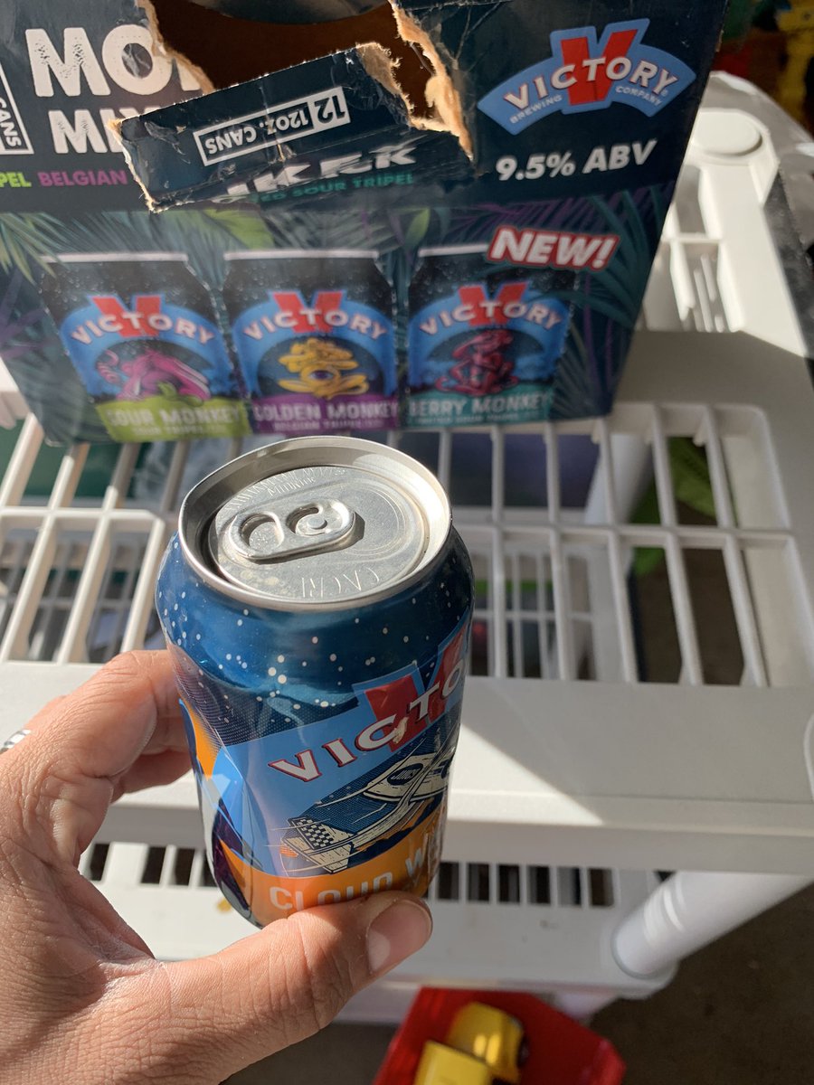 juansyto18's tweet photo. @VictoryBeer got this beat up, half full but sealed IPA in a mix pack it didn’t belong in. https://t.co/nRlbs7t3h7