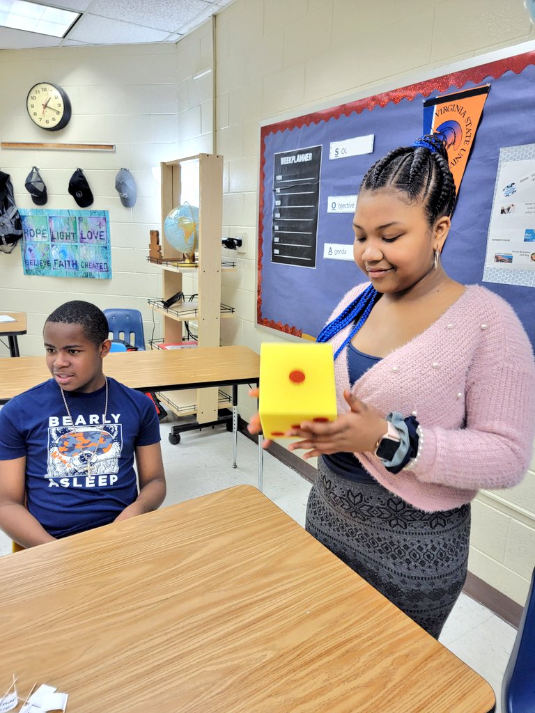 aboyd_steam's tweet image. Stus in Mr. Hyman's class @JohnRolfeMS worked with the #codeandgo mouse today to identify the 7 continents. After rolling the dice to find their mystery destination, they then programmed the mouse's sequence. They coded & traveled the world like pros! @HCPS_Innovates