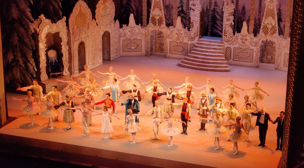 Hadrovich's tweet image. Wanted to see the other cast but this was great to see again! #ROHNutcracker