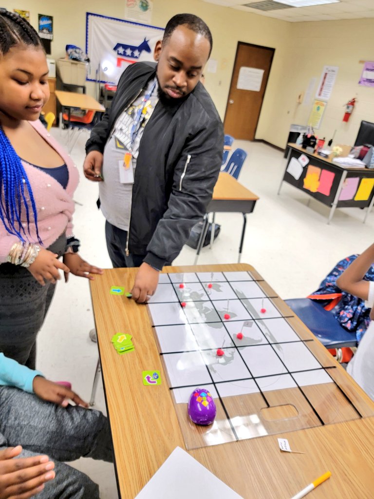 aboyd_steam's tweet image. Stus in Mr. Hyman's class @JohnRolfeMS worked with the #codeandgo mouse today to identify the 7 continents. After rolling the dice to find their mystery destination, they then programmed the mouse's sequence. They coded & traveled the world like pros! @HCPS_Innovates
