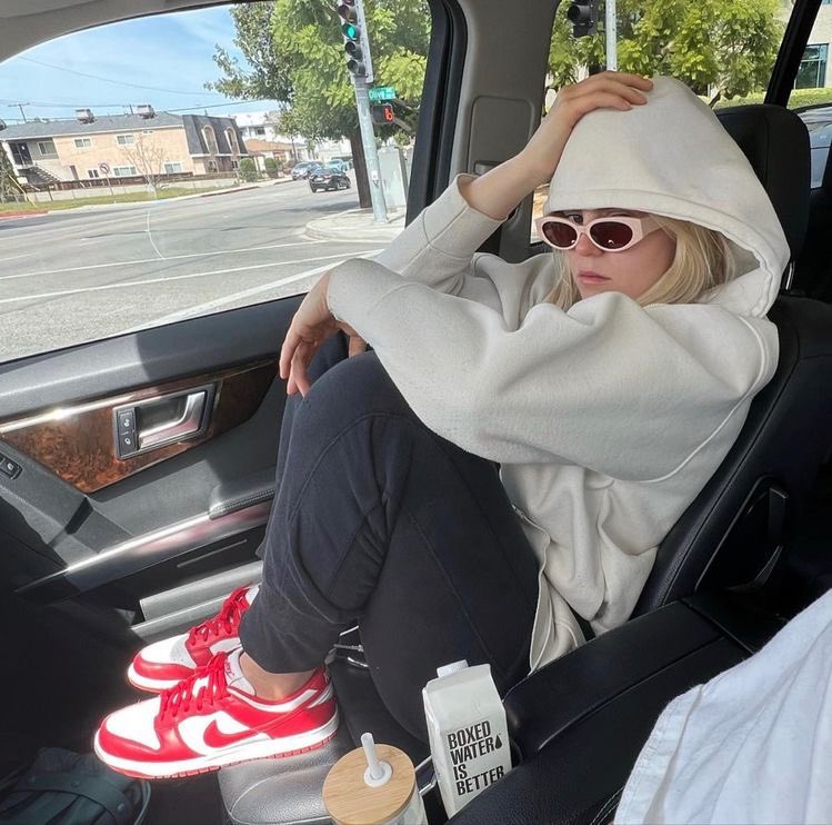 choniglow's tweet photo. happy renee day ❤️ https://t.co/WdcD8DpkTN