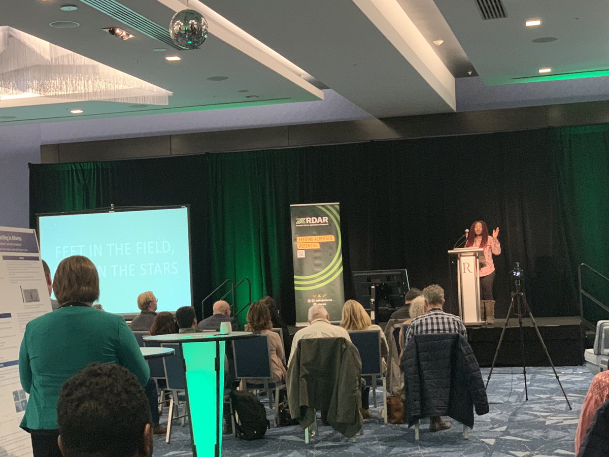 DrStanfordBlade's tweet photo. Dr. Linda Gorim @UofAALES discusses her #croppingsystems research on #liming #humalite #photosyntheticefficiency #ualberta #rdarshowcase @GorimLinda https://t.co/775AD4N3pP