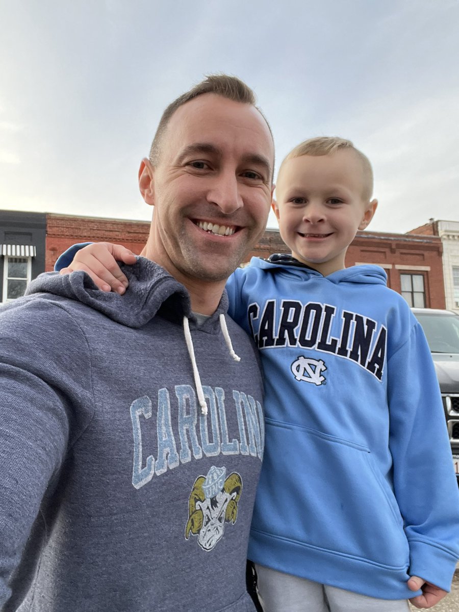 StickyHeels3's tweet photo. Game day flex #LetsGoTarHeels #GDTBATH @UNC_Basketball https://t.co/97MTvFgv2c