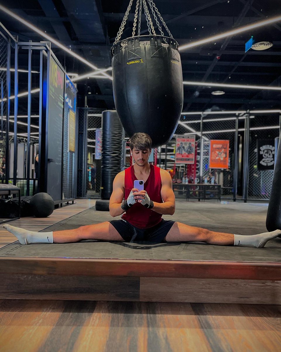 mdbusnina's tweet photo. Never skip after work out stretches 

#gym #workout #fitness https://t.co/SbcKw54Ypa