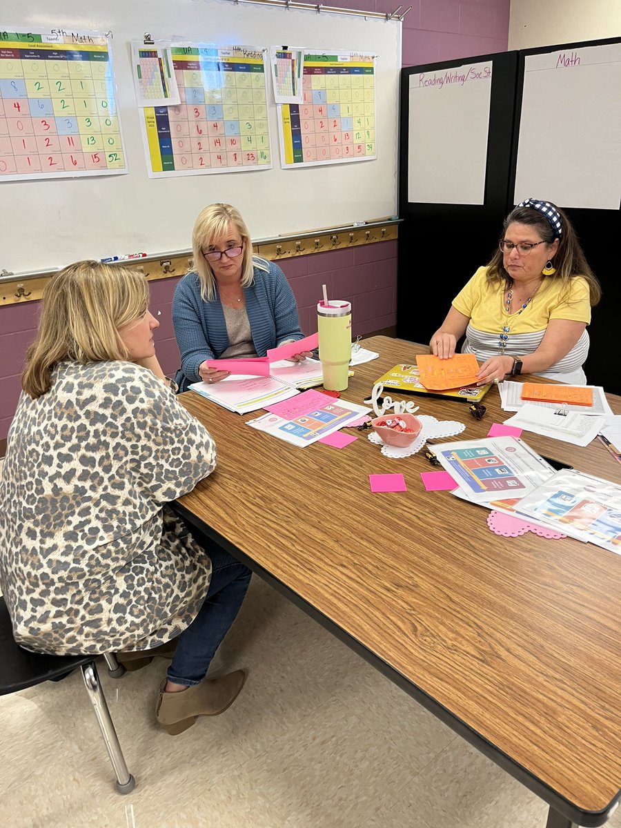 BeltranTPES's tweet photo. 3rd-5th grade teachers digging into data and backwards design during CTC. Great conversation and collaboration. Our teachers are growing kids. @LyssyKim @melissa_bartek @JDIAZCISD https://t.co/bP4N5qCMAo
