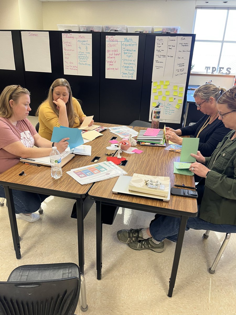3rd-5th grade teachers digging into data and backwards design during CTC. Great conversation and collaboration. Our teachers are growing kids. <a href="/LyssyKim/">Kim Lyssy</a> <a href="/melissa_bartek/">MelissaBartek</a> <a href="/JDIAZCISD/">Jennifer Diaz</a>