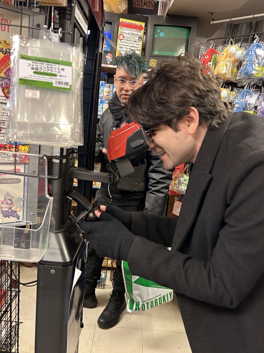 aoud (@aexaoud) on Twitter photo Playing the 90s Nintendo Virtual Boy, probably the first game device with stereoscopic screens and lenses. Hardware was not that great, heralded many future developments. Aesthetic is still good. The VR HUD is actually good reference for VR cockpits. <a href="/Blush_Response/">BLUSH_RESPONSE</a> Playing the 90s Nintendo Virtual Boy, probably the first game device with stereoscopic screens and lenses. Hardware was not that great, heralded many future developments. Aesthetic is still good. The VR HUD is actually good reference for VR cockpits. <a href="/Blush_Response/">BLUSH_RESPONSE</a>