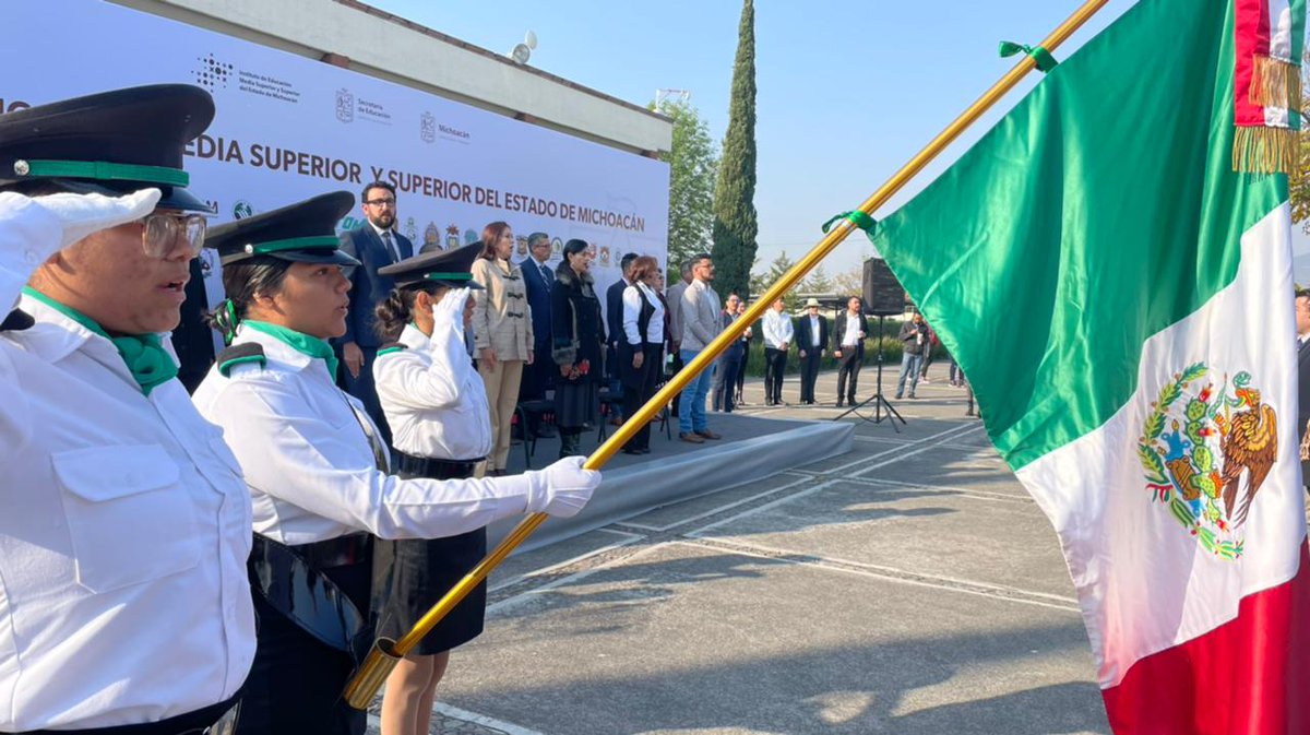 UTMorelia's tweet photo. Michoacán tiene  un equipo por la educación que avanza, comparte, colabora y planea a largo plazo aseguró la secretaria de Educación, @GabyMolinaMX   en visita a la UTM, acompañada de @MarianaSosaO   y nuestra rectora @soychelaandrade  #SomosUTM #HonestidadyTrabajo https://t.co/2wVoOgtJFT