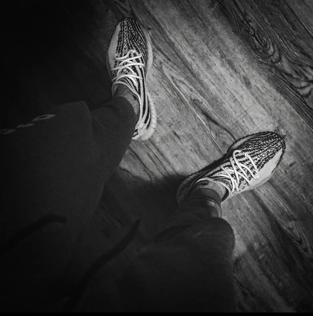 FindomTeenBro's tweet photo. Get tf down there u filthy slave and get straight into my dms... tax vriday came early this week😂😈😈 https://t.co/LhEg5DKvMu