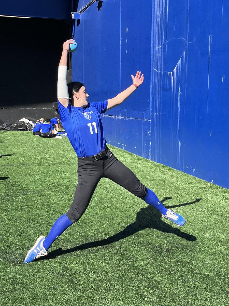 CoachANicholson's tweet photo. Pitchers out here workin! #bethone https://t.co/EDuKldxS8s