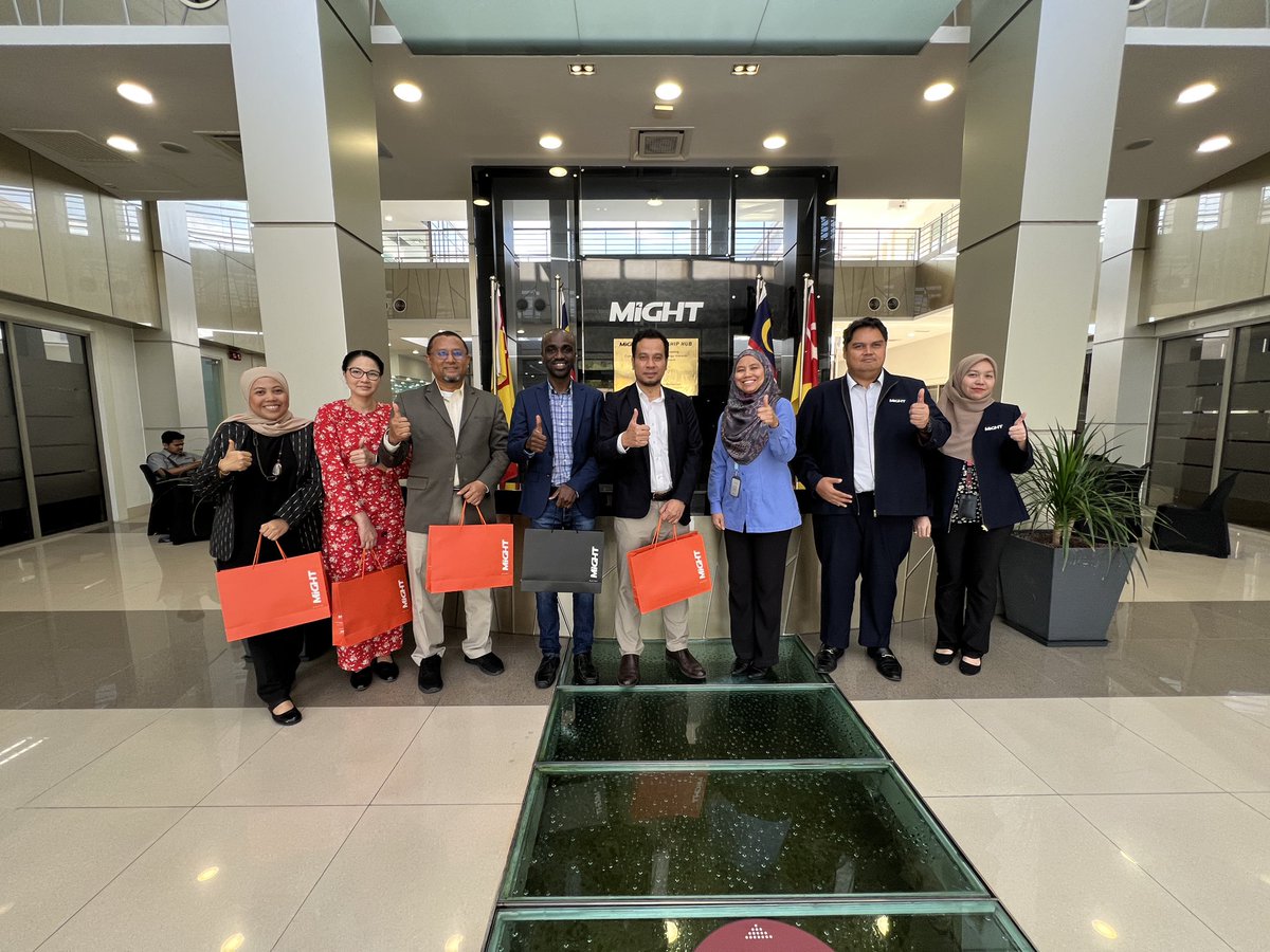 DrPatrickManu's tweet photo. A great start to my research visit to Malaysia. Great interactions with key stakeholders regarding #design for #safety in #construction. This is part of a research environment links project between @OfficialUoM and @uitmofficial. Funders - @my_British &amp; @mightmalaysia. https://t.co/kjPBe4HHPF
