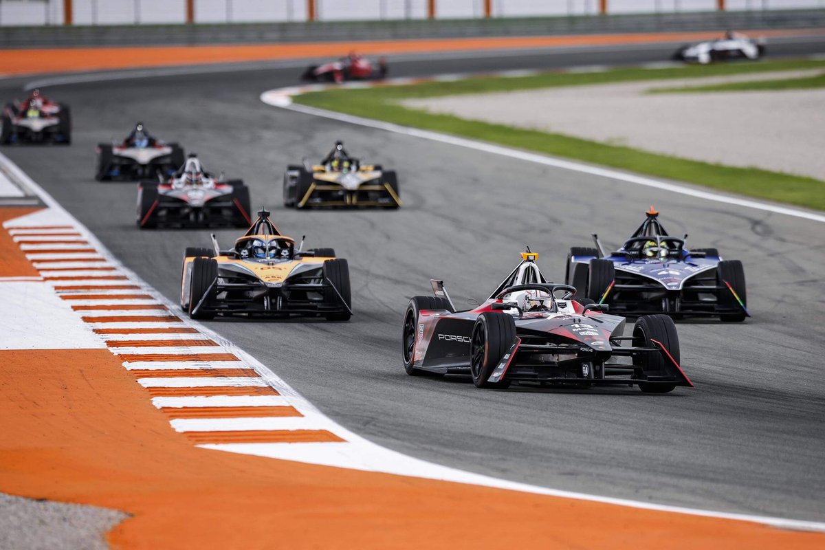 eFORMELde's tweet photo. Start in eine neue Ära der #FormelE: Die XXL-Vorschau auf den #MXCEPrix 2023

https://t.co/bFC4ssDV7k

#ABBFormulaE #FormulaE #MexicoCityEPrix @FIAFormulaE #ranFormelE https://t.co/wP8oPmq9l0