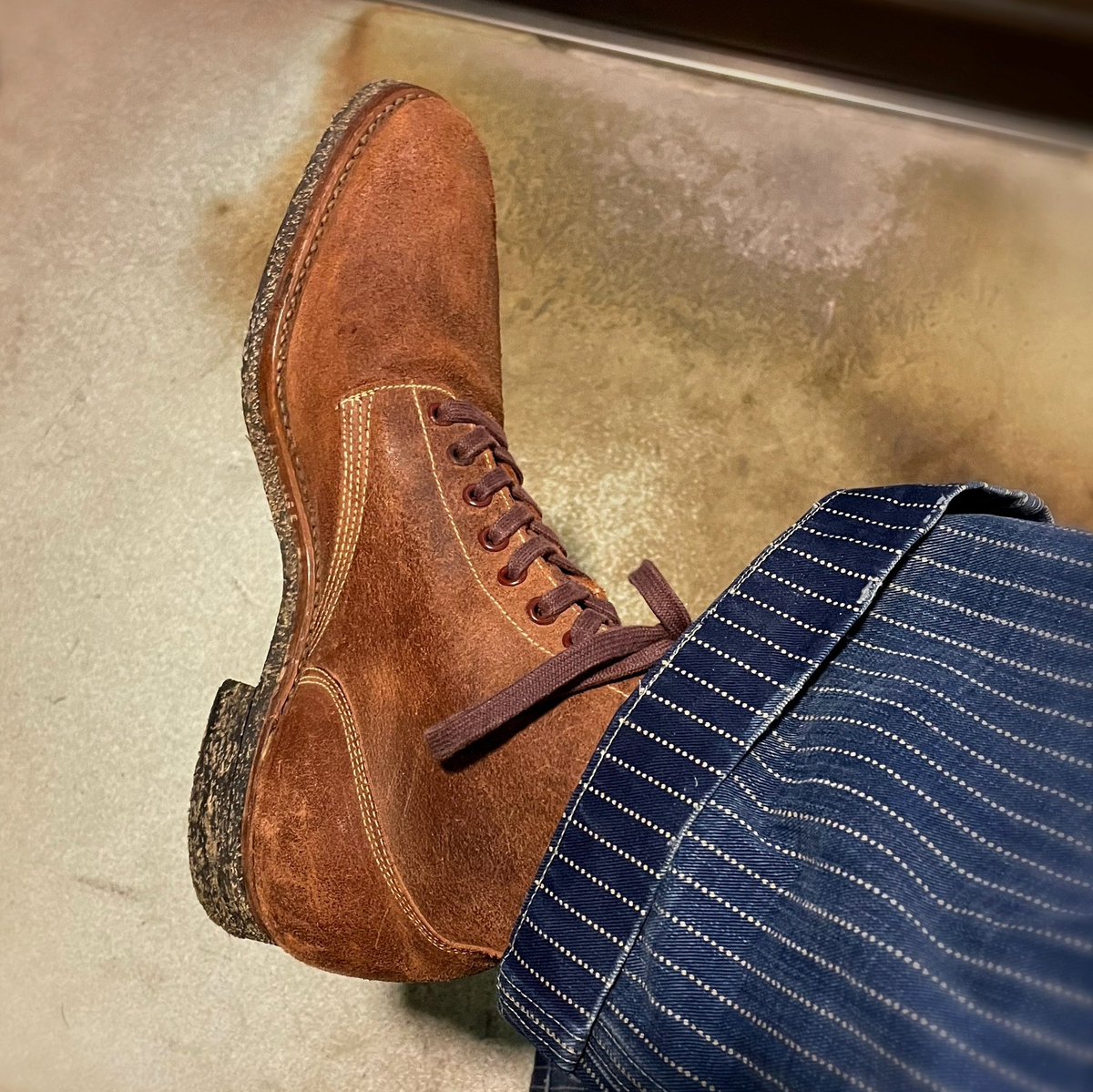 VinOzma's tweet photo. 冬休み

80年物のブーツで

レレレのレ♪ 

U.S.N. TYPE Ⅲ  1943   roughout  

#USN
#serviceshoes
#vintageboots

爺さんの足元、時々お邪魔します🫡 https://t.co/A6hXVwbAGN