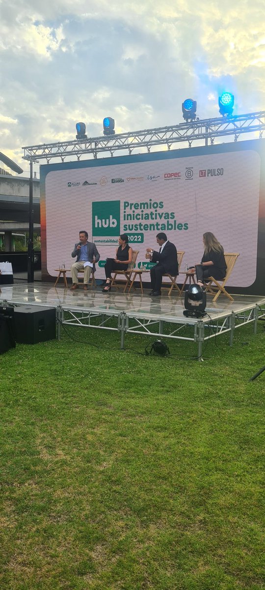 Comenzamos con la conversación con este tremendo panel abordando "Cómo la innovación ayuda a un desarrollo sostenible" <a href="/JeanettevonWac2/">Jeanette von Wachenfeldt</a> <a href="/DanielDaccarett/">Daniel Daccarett I.</a>
<a href="/fernandavicente/">Que Deus o ilumine no caminho vagaroso da inércia</a>
<a href="/danielfajardo/">Daniel Fajardo</a> Sigue la transmisión en pulso.cl