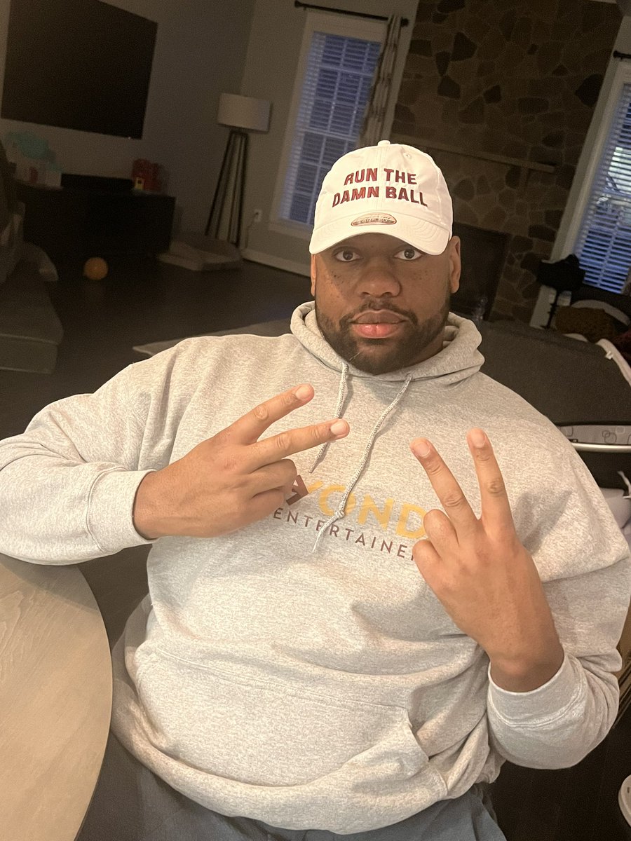 charleslenojr72's tweet image. I’ve got 5 more Run the Damn Ball hats to add to yesterdays 10. RT for your chance at one. #WPMOYChallenge leno