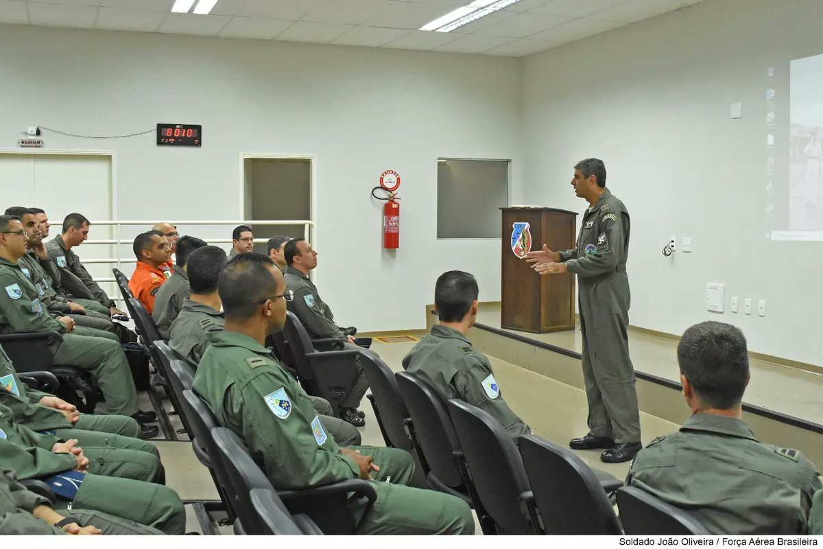 Academia Da Força Aérea tweet media