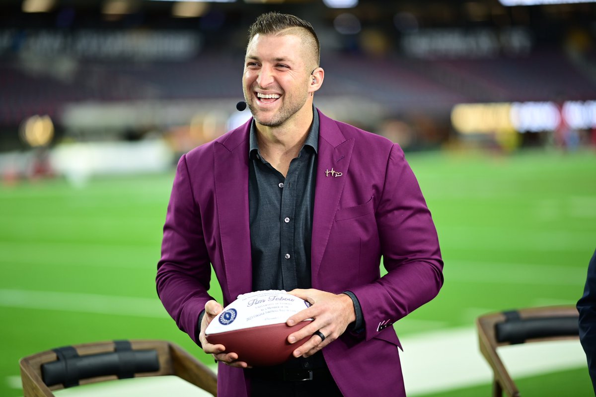 TimTebow's tweet photo. Man, Jan. 8th and 9th have been special days throughout my life.

-National Championship @GatorsFB ‘08
-@Broncos overtime playoff win ‘11
-Engaged to @DemiTebow ‘19
-@cfbhall ‘23

So grateful for all that God has done and continues to do! https://t.co/Ja9GPHu8Wq