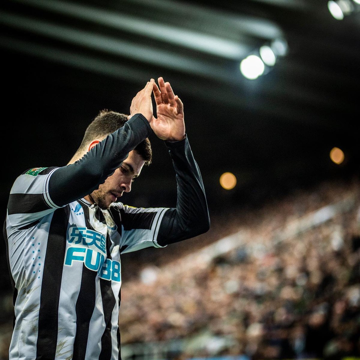 brunoog97's tweet photo. Into the semifinals!! Love it. Amazing atmosphere today @NUFC 🖤🤍3️⃣9️⃣ https://t.co/npmcF5to82
