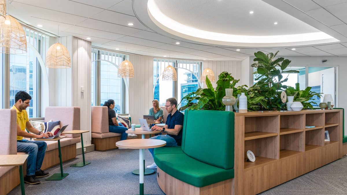 mmoserassociate's tweet image. Through a pilot office in Sydney, we tested a new strategy for @Okta, resulting in a unique approach called the ‘dynamic workplace’. Learn more about this flexible office design: hubs.la/Q01xkR4N0

#WorkplaceStrategy #DynamicWorkplace